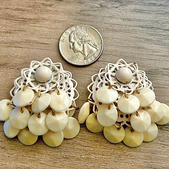 Vintage White Ivory Drop Boho Clip-On Filigree Chandelier Earrings - Picture 3 of 5